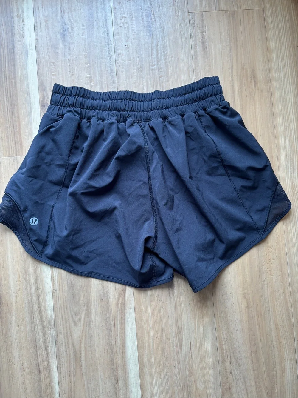 Lululemon black Hotty hot size 4 Tall